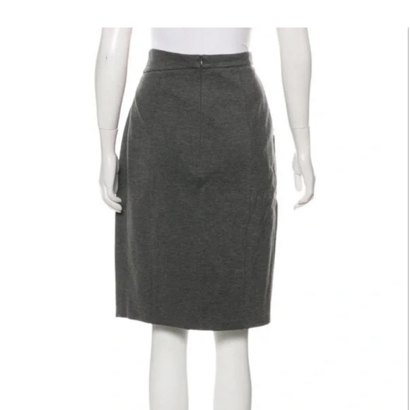 Akris Punto pocketed Gray Knee-Length Pleated Skirt - Picture 7 of 8
